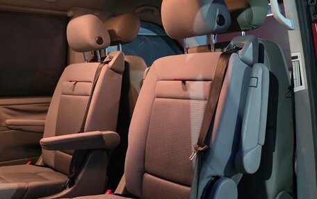 Volkswagen Multivan T5, 2004 год, 1 230 000 рублей, 16 фотография