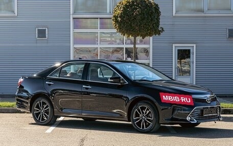 Toyota Camry, 2017 год, 1 795 000 рублей, 3 фотография