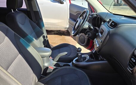 KIA Soul II рестайлинг, 2014 год, 900 000 рублей, 10 фотография