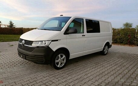 Volkswagen Transporter T6 рестайлинг, 2022 год, 3 000 000 рублей, 3 фотография