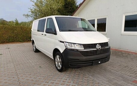 Volkswagen Transporter T6 рестайлинг, 2022 год, 3 000 000 рублей, 5 фотография