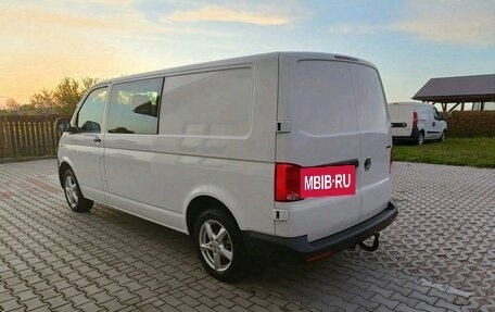 Volkswagen Transporter T6 рестайлинг, 2022 год, 3 000 000 рублей, 10 фотография