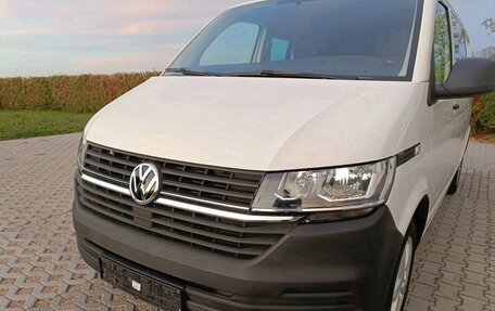 Volkswagen Transporter T6 рестайлинг, 2022 год, 3 000 000 рублей, 16 фотография