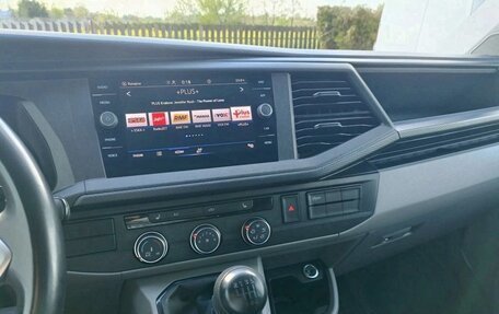 Volkswagen Transporter T6 рестайлинг, 2022 год, 3 000 000 рублей, 20 фотография