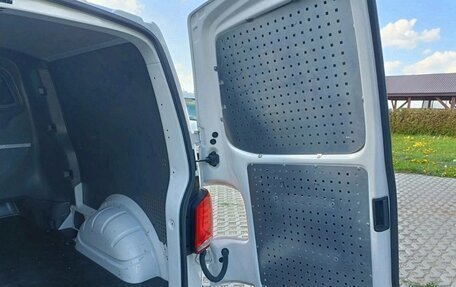 Volkswagen Transporter T6 рестайлинг, 2022 год, 3 000 000 рублей, 28 фотография