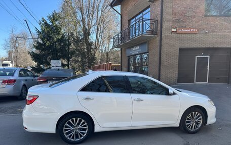 Toyota Camry, 2017 год, 1 890 000 рублей, 3 фотография