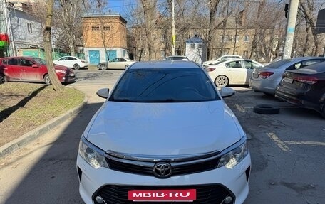 Toyota Camry, 2017 год, 1 890 000 рублей, 2 фотография