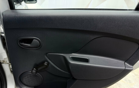 Renault Logan II, 2019 год, 920 000 рублей, 21 фотография