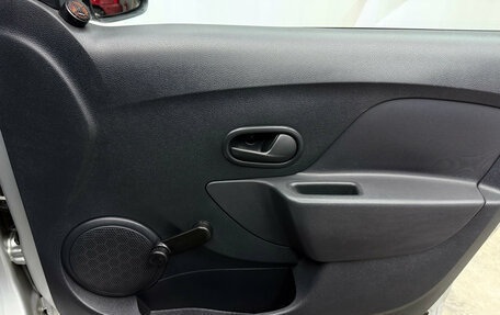 Renault Logan II, 2019 год, 920 000 рублей, 12 фотография