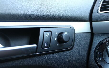 Volkswagen Touran III, 2011 год, 939 000 рублей, 10 фотография