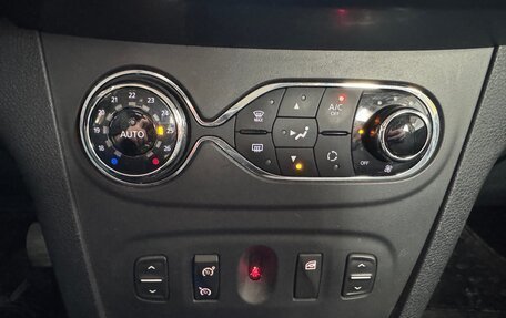 Renault Sandero II рестайлинг, 2015 год, 950 000 рублей, 12 фотография