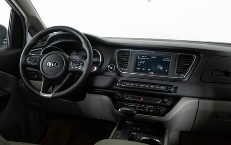 KIA Carnival III, 2019 год, 3 048 000 рублей, 13 фотография