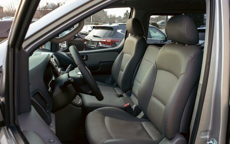 Hyundai Grand Starex Grand Starex I рестайлинг 2, 2015 год, 1 595 000 рублей, 11 фотография