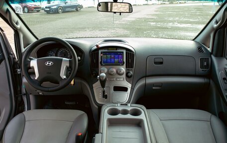 Hyundai Grand Starex Grand Starex I рестайлинг 2, 2015 год, 1 595 000 рублей, 15 фотография