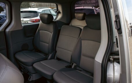 Hyundai Grand Starex Grand Starex I рестайлинг 2, 2015 год, 1 595 000 рублей, 17 фотография