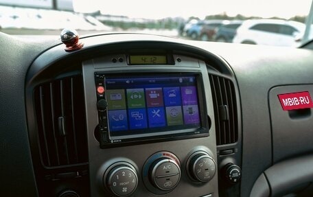 Hyundai Grand Starex Grand Starex I рестайлинг 2, 2015 год, 1 595 000 рублей, 14 фотография