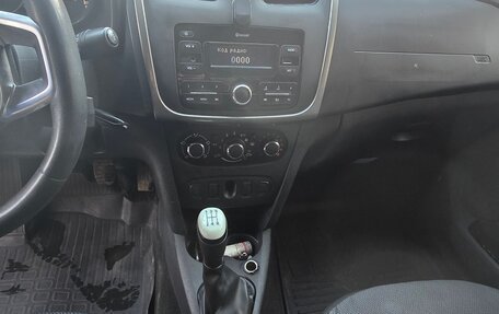 Renault Logan II, 2021 год, 700 000 рублей, 6 фотография