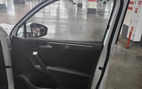 Volkswagen Tiguan II, 2018 год, 2 899 000 рублей, 11 фотография