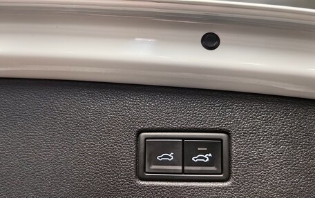 Volkswagen Tiguan II, 2018 год, 2 899 000 рублей, 15 фотография