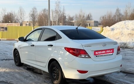 Hyundai Solaris II рестайлинг, 2013 год, 600 000 рублей, 2 фотография