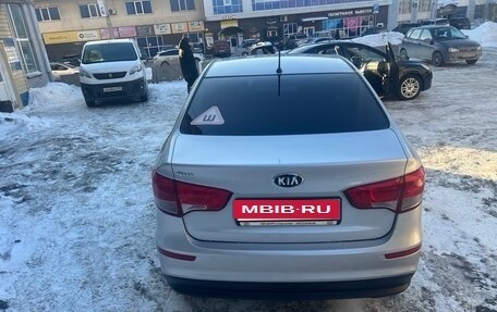 KIA Rio III рестайлинг, 2015 год, 920 000 рублей, 2 фотография