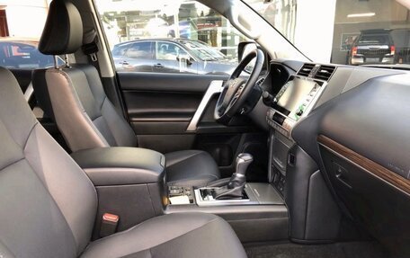 Toyota Land Cruiser Prado 150 рестайлинг 2, 2024 год, 7 560 000 рублей, 8 фотография