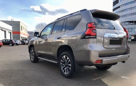 Toyota Land Cruiser Prado 150 рестайлинг 2, 2024 год, 7 560 000 рублей, 12 фотография