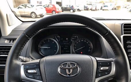 Toyota Land Cruiser Prado 150 рестайлинг 2, 2024 год, 7 560 000 рублей, 21 фотография