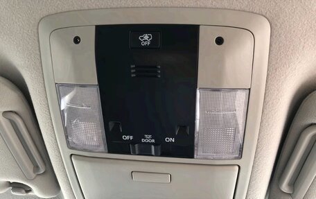 Toyota Land Cruiser Prado 150 рестайлинг 2, 2024 год, 7 560 000 рублей, 23 фотография