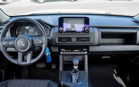 Mitsubishi L200, 2025 год, 4 250 000 рублей, 12 фотография