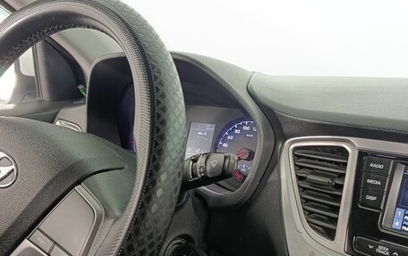 Hyundai Solaris II рестайлинг, 2019 год, 950 000 рублей, 13 фотография