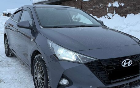 Hyundai Solaris II рестайлинг, 2021 год, 1 650 000 рублей, 1 фотография