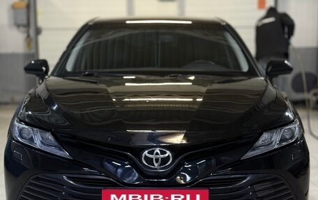 Toyota Camry, 2020 год, 2 600 000 рублей, 3 фотография