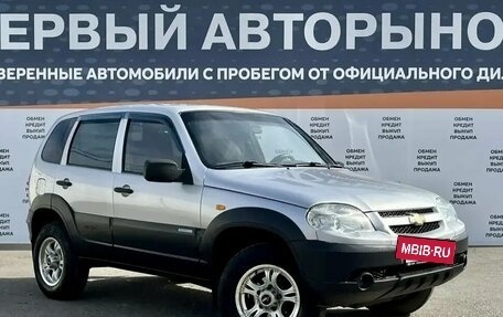 Chevrolet Niva I рестайлинг, 2010 год, 499 000 рублей, 3 фотография