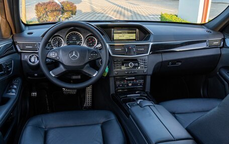 Mercedes-Benz E-Класс, 2011 год, 1 355 000 рублей, 17 фотография