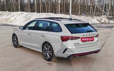 Skoda Octavia RS, 2021 год, 4 990 000 рублей, 6 фотография