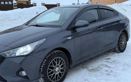 Hyundai Solaris II рестайлинг, 2021 год, 1 650 000 рублей, 3 фотография