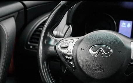 Infiniti QX70, 2014 год, 1 999 991 рублей, 23 фотография