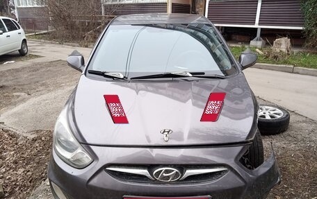 Hyundai Solaris II рестайлинг, 2012 год, 260 000 рублей, 1 фотография