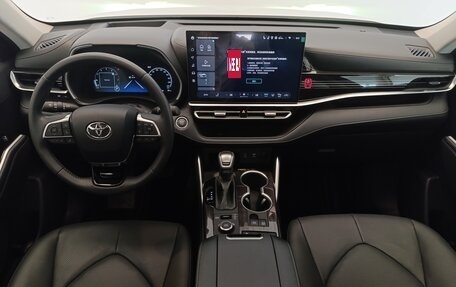 Toyota Highlander, 2025 год, 6 090 000 рублей, 8 фотография