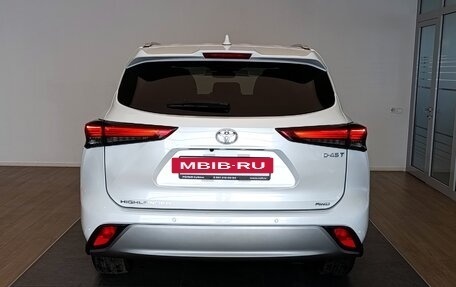 Toyota Highlander, 2025 год, 6 090 000 рублей, 5 фотография