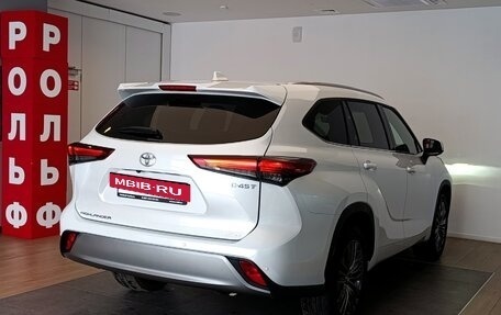 Toyota Highlander, 2025 год, 6 090 000 рублей, 4 фотография