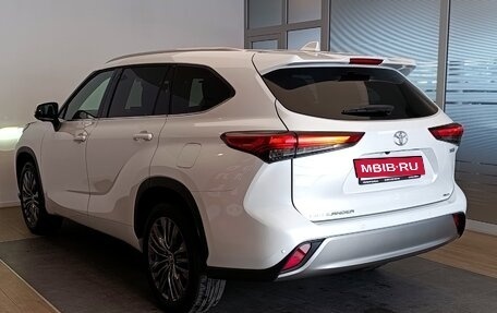 Toyota Highlander, 2025 год, 6 090 000 рублей, 6 фотография