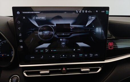 Toyota Highlander, 2025 год, 6 090 000 рублей, 25 фотография