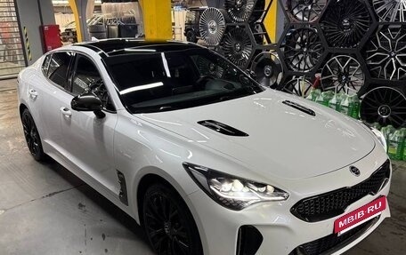 KIA Stinger I, 2018 год, 2 800 000 рублей, 2 фотография