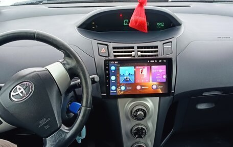 Toyota Yaris III рестайлинг, 2007 год, 595 000 рублей, 8 фотография