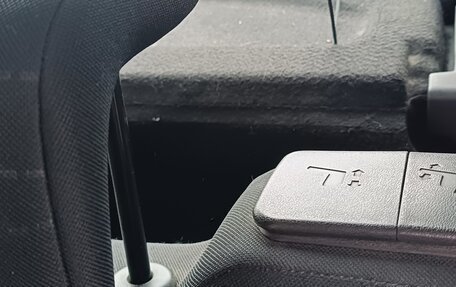 Toyota Yaris III рестайлинг, 2007 год, 595 000 рублей, 13 фотография