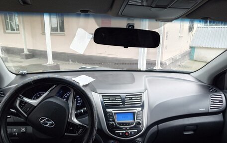 Hyundai Solaris II рестайлинг, 2012 год, 260 000 рублей, 5 фотография