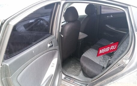 Hyundai Solaris II рестайлинг, 2012 год, 260 000 рублей, 9 фотография