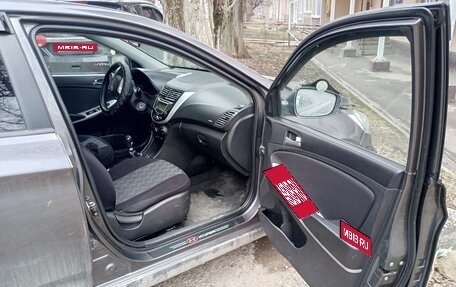 Hyundai Solaris II рестайлинг, 2012 год, 260 000 рублей, 10 фотография